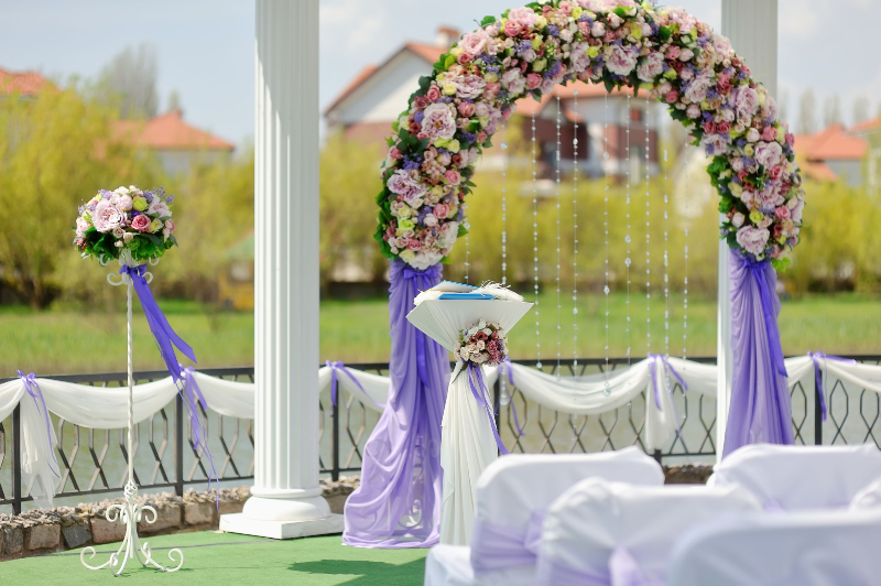 How to Provide Your Clients With Top-Notch Wedding Day Decorating Services