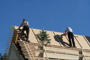 Roofing Contractors in Newnan, GA, Talk Types of Damage From Storms